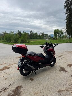 Honda Forza 350 - ako nová - 4