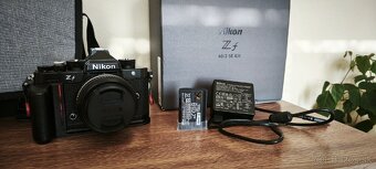 Nikon Z f - 4