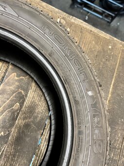 235/55R18 - 4