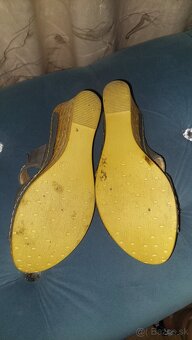 Slapky a poltopanky - 4