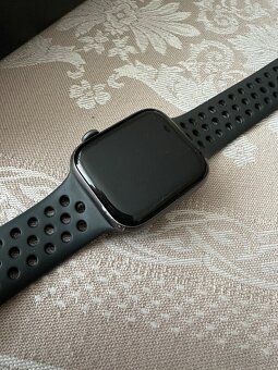 Apple Watch Series 5 Nike – Space Gray (44 mm) - 4