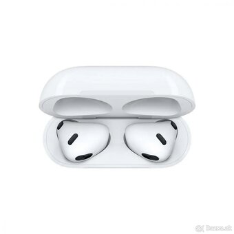 Apple AirPods 3 s MagSafe nabíjacím puzdrom - 4