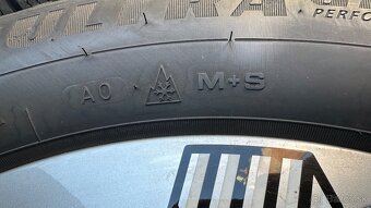 09.	Audi E-tron 255/55 r19 - 4