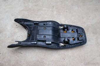 Honda CBR600 F4i (2001–2003) – Sedadlo - 4