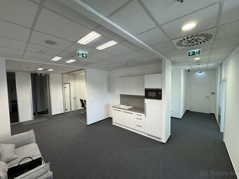 Prenájom novozrekonštruovaného samostatného kancelárskeho tr - 4