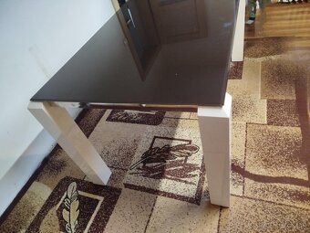 Sklenený jedálenský stôl - 4