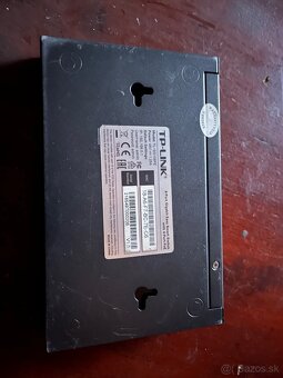 8-port Gigabit PoE switch - 4