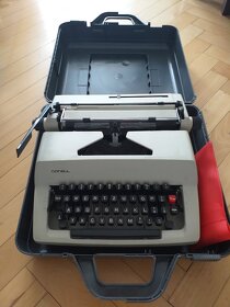 písací stroj zn. CONSUL - 4