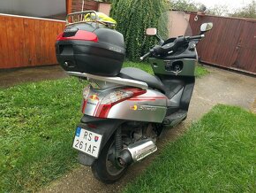 Vymenim predam Honda S-wing 125 skuter stačí vodičsky B - 4