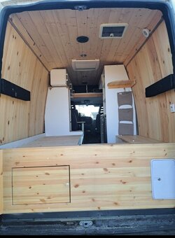 Obytná dodávka Iveco Daily 2.8 HDI - 4