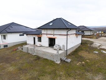 Rozostavaný rodinný dom v obci Petrova Ves, okr. Skalica - 4