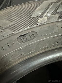 215/60R17 - 4