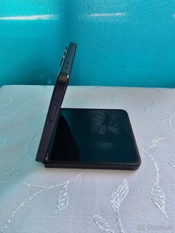Samsung Galaxy Z Flip 7 - 4