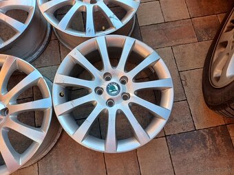 hlinikové disky orig.Skoda Yeti--7Jx17-ET-45---5x112 - 4