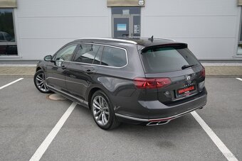 Volkswagen Passat Variant 2.0 TDI Elegance 4Motion DSG - 4