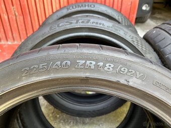 225/40ZR18 - 4