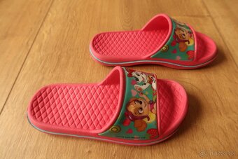 Dievčenské šľapky PAW PATROL SKYE č. 28 - TOP STAV - 4