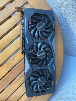 Gigabyte Radeon™ RX 5700 XT GAMING OC 8G - 4