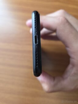 iPhone SE 2020 - 4