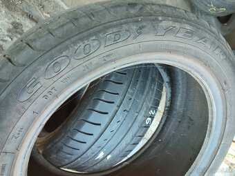 255/45 R18 Goodyear - 4