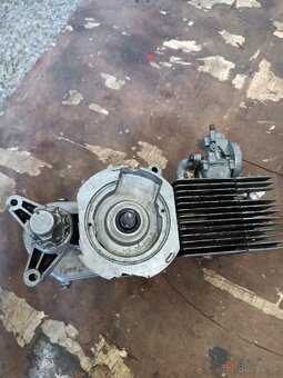 Predám motor na Babetu 207 228 - 4