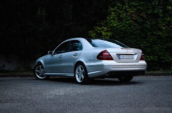 Mercedes-Benz E trieda Sedan 55 AMG - 4