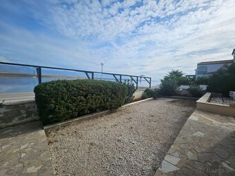 Chorvátsko, krásny jednoposchodový dom, prvý rad pri mori. - 4