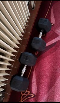 Lavička a činky na cvičenie - 4