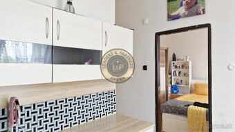 Na predaj 2 izbový tehlový byt v pôvodnom stave. Masaryková  - 4