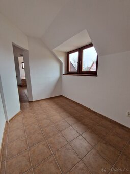 Obchodný/ administr - 4