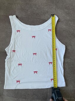 Crop top - biely s mašličkami - 4