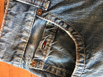 TOMMY HILFIGER originál pánske rifle w43/l32 - 4