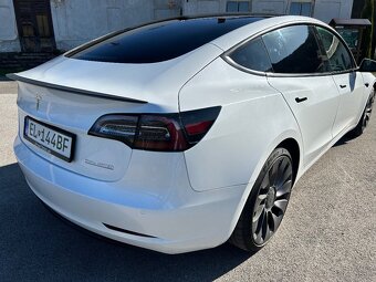 Tesla model 3 performance - 4