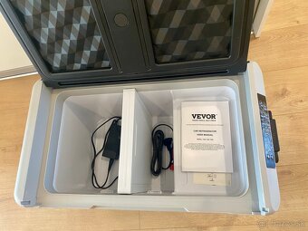 Chladnicka Vevor 35L - 4