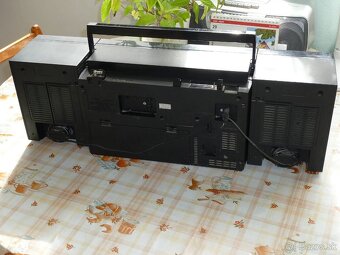 Predám rádiomagnetofón TOSHIBA RT-7037 - 4