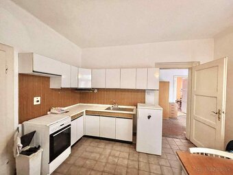 na predaj rodinná vila s pozemkom a garážou v Skalici - 4