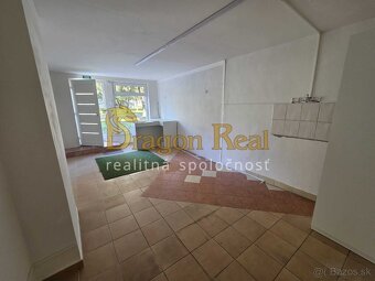 PRENÁJOM – Obchodný priestor o rozlohe 25 m2 – MICHALOVCE - 4