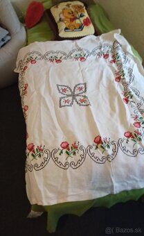 Ponúkam staré vyšívané látky - 4