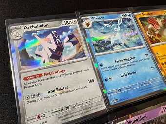 Pokemón MEGA balík (D): 100ks kariet v obaloch s EX + darček - 4