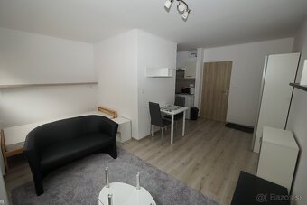 Top 1i byt s internetom a vlastným parkovaním / centrum - 4