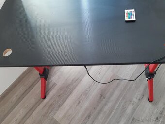 Herný stol s RGB podsvietením Rapture - 4