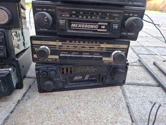 Staré autorádiá plus príslušenstvo retro - 4