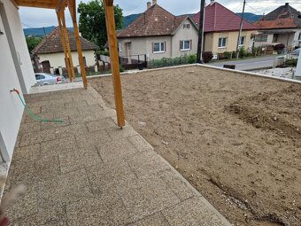 Na predaj novostavbu rodinného domu a samostatnej garáže - 4
