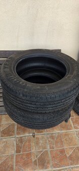 Predám pneu 2x 225/65R17- letné - 4