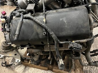 VW Touareg 7L 5.0TDI V10 motor predám rozpredam - 4