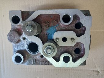 Hlava valcov Zetor Major 3V, 4V - 4