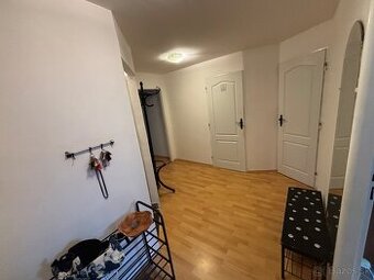 Prenájom samostatnej izby v priestrannom 3-izbovom byte - 4