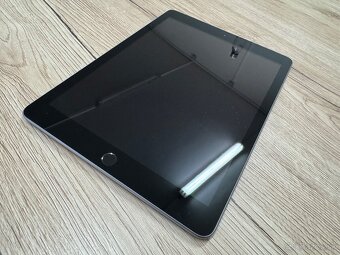 Predám iPad 9,7 Wifi + Cellular (čiže SIM) | 128GB | 6.gener - 4