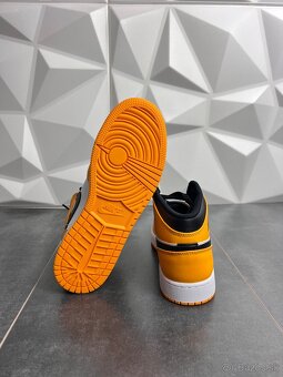 Nike Air Jordan 1 Mid Taxi - 4