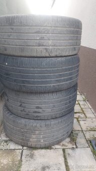 Darujem 225/45R17 - 4
